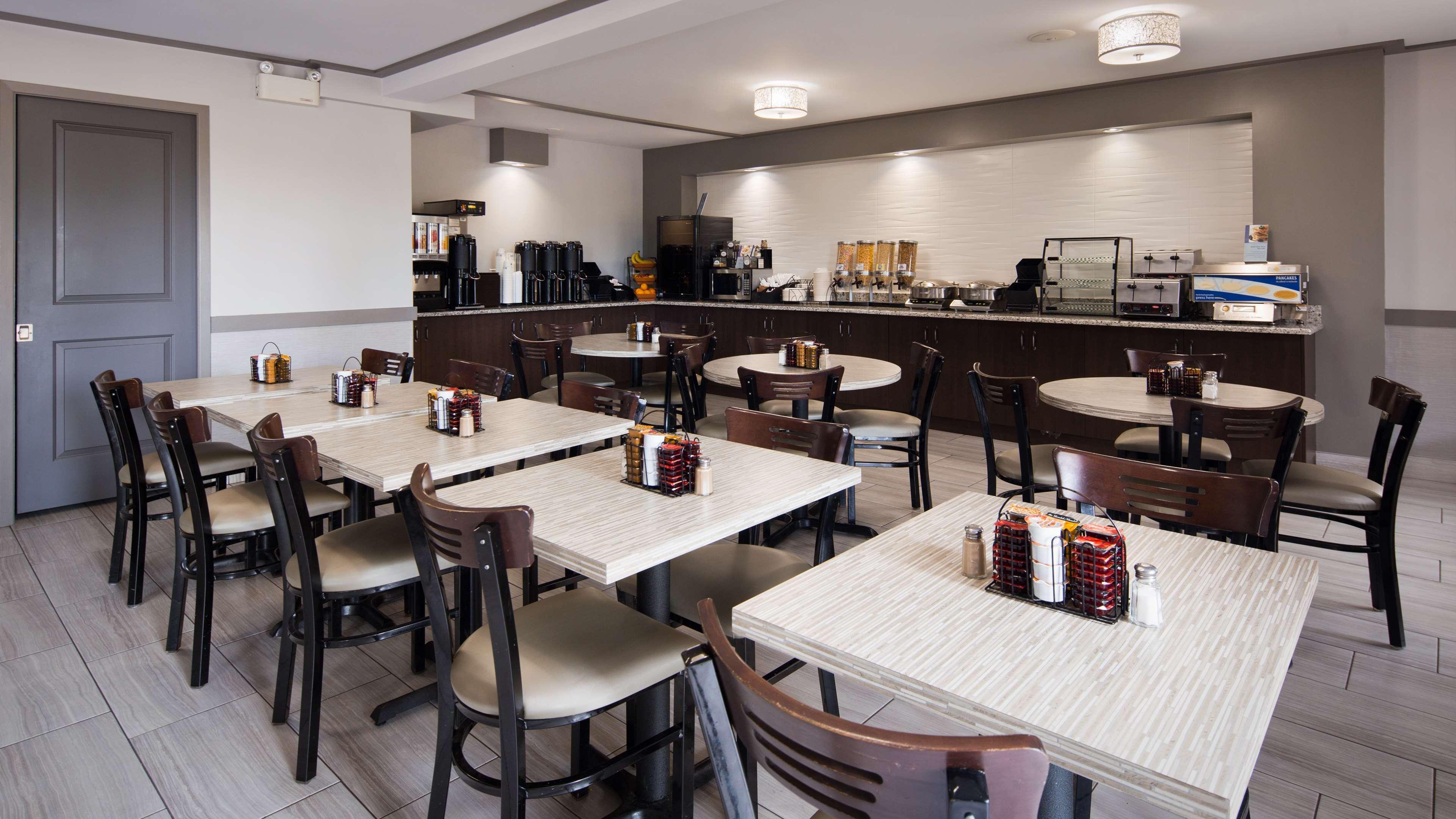 Best Western Plus Moncton Exterior photo