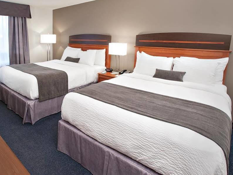 Best Western Plus Moncton Exterior photo